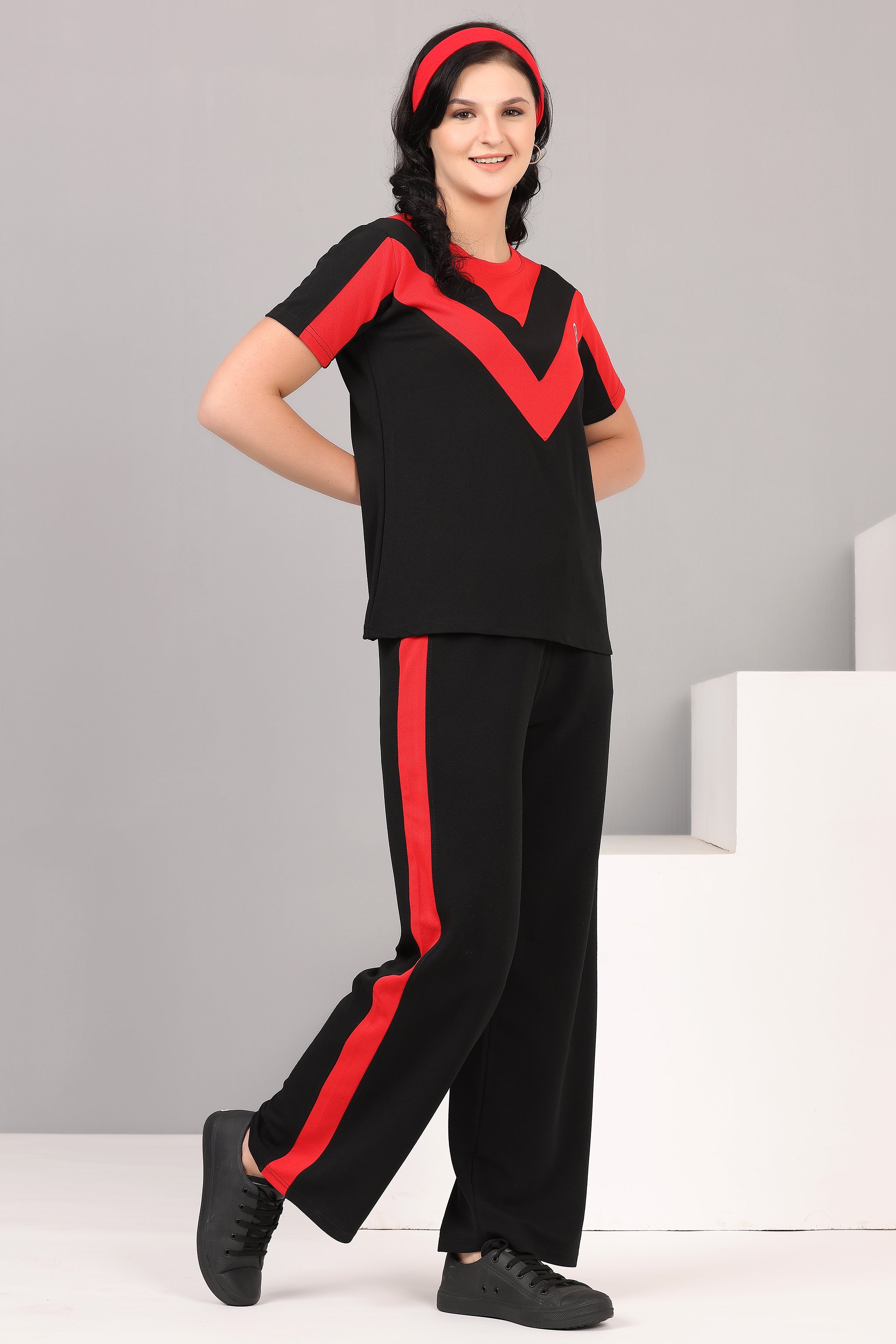Women’s Tracksuit Set | Stylish Two Piece Tracksuit with Colorblock Top & Jogger Pants | Ideal for Sports, Gym & Casual Outfits