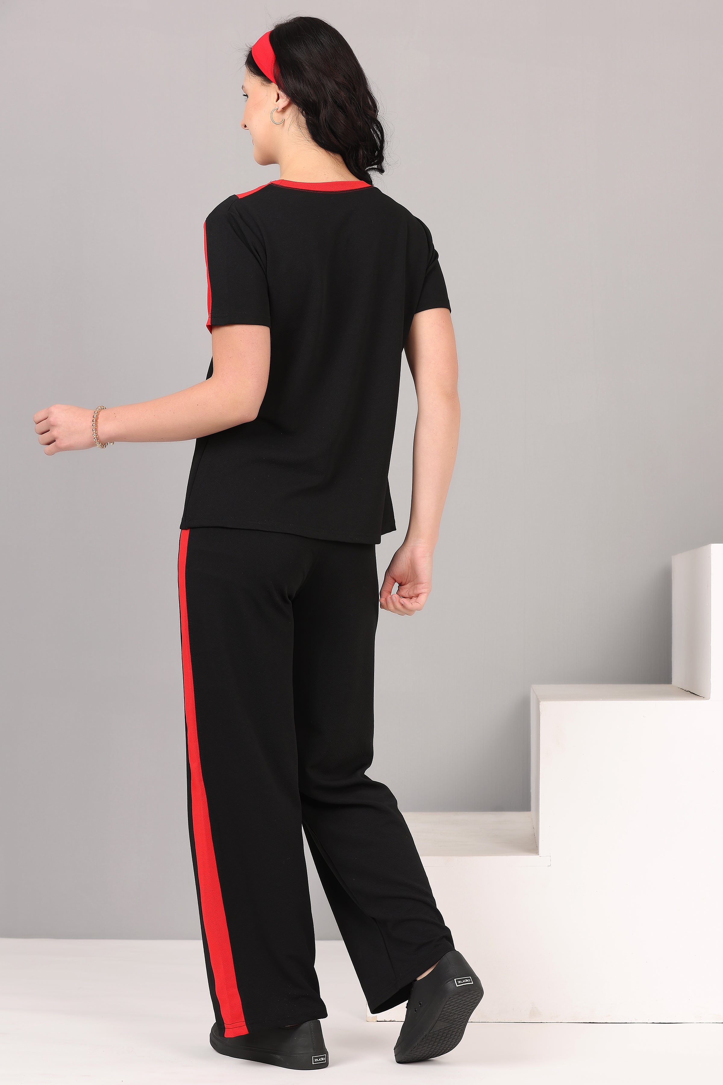Women’s Tracksuit Set | Stylish Two Piece Tracksuit with Colorblock Top & Jogger Pants | Ideal for Sports, Gym & Casual Outfits