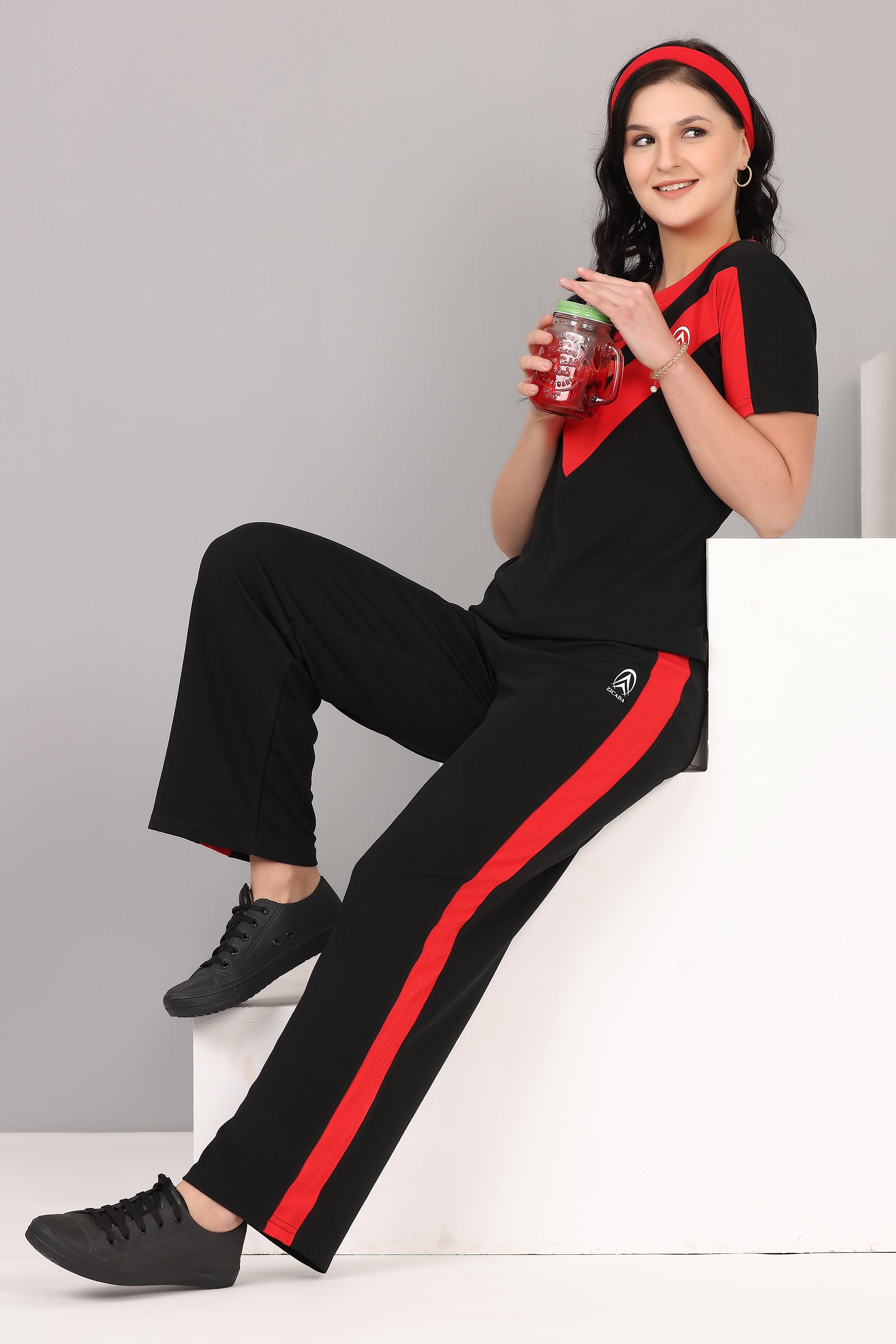 Women’s Tracksuit Set | Stylish Two Piece Tracksuit with Colorblock Top & Jogger Pants | Ideal for Sports, Gym & Casual Outfits