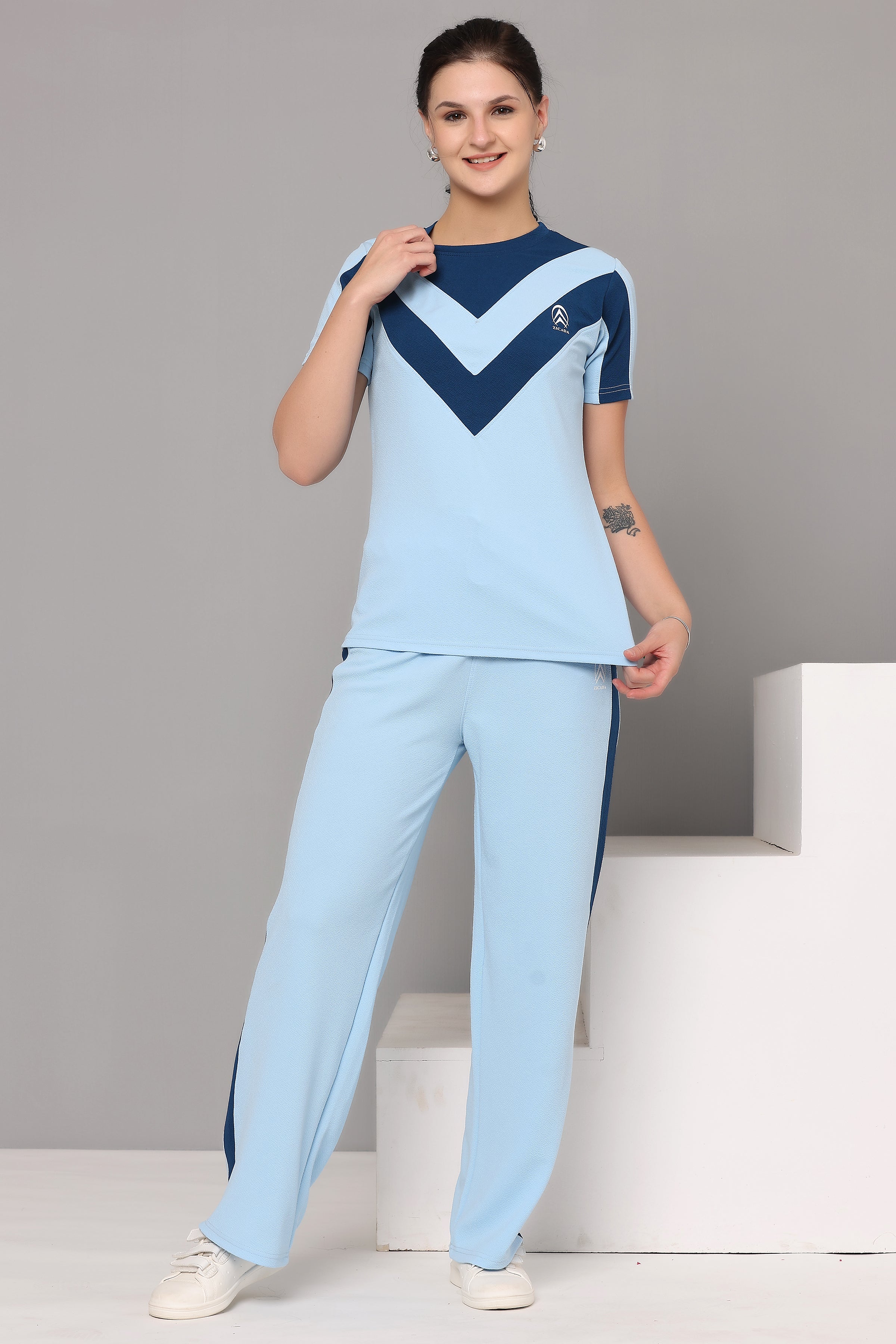 Women’s Tracksuit Set | Stylish Two Piece Tracksuit with Colorblock Top & Jogger Pants | Ideal for Sports, Gym & Casual Outfits