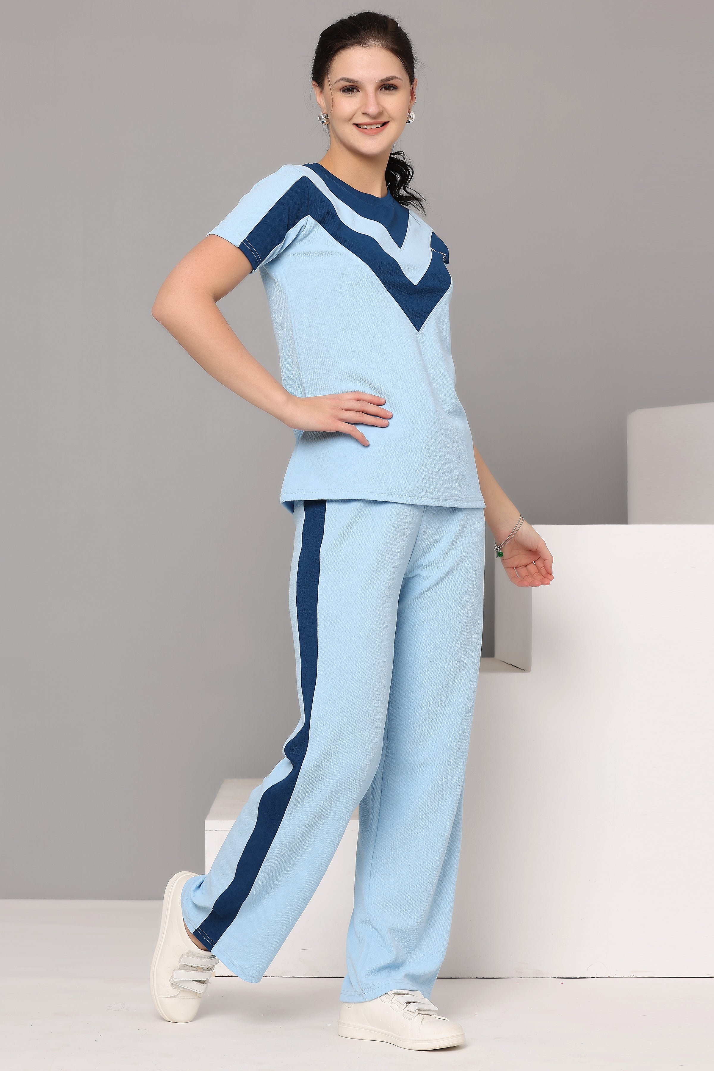 Women’s Tracksuit Set | Stylish Two Piece Tracksuit with Colorblock Top & Jogger Pants | Ideal for Sports, Gym & Casual Outfits
