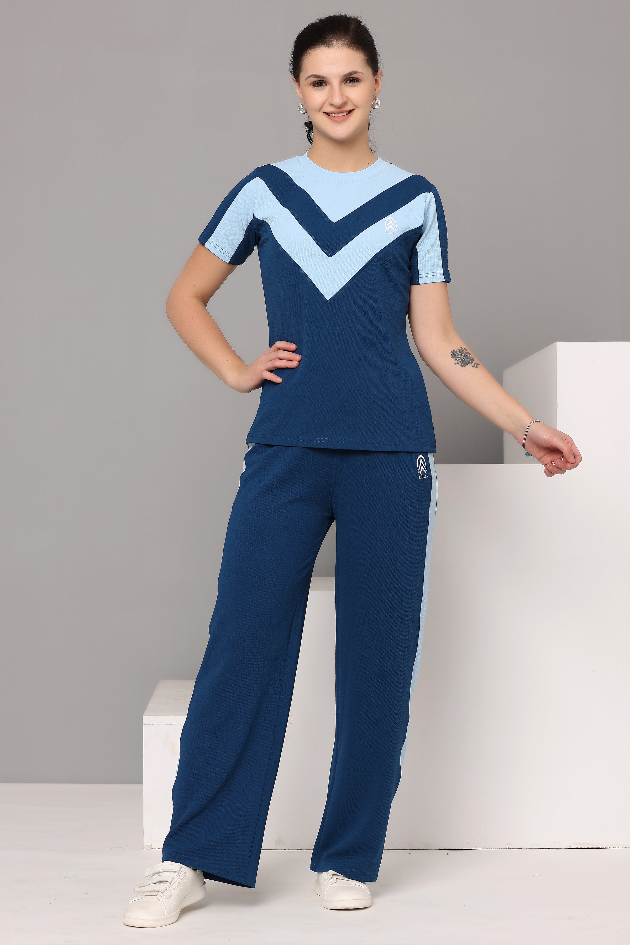 Women’s Tracksuit Set | Stylish Two Piece Tracksuit with Colorblock Top & Jogger Pants | Ideal for Sports, Gym & Casual Outfits