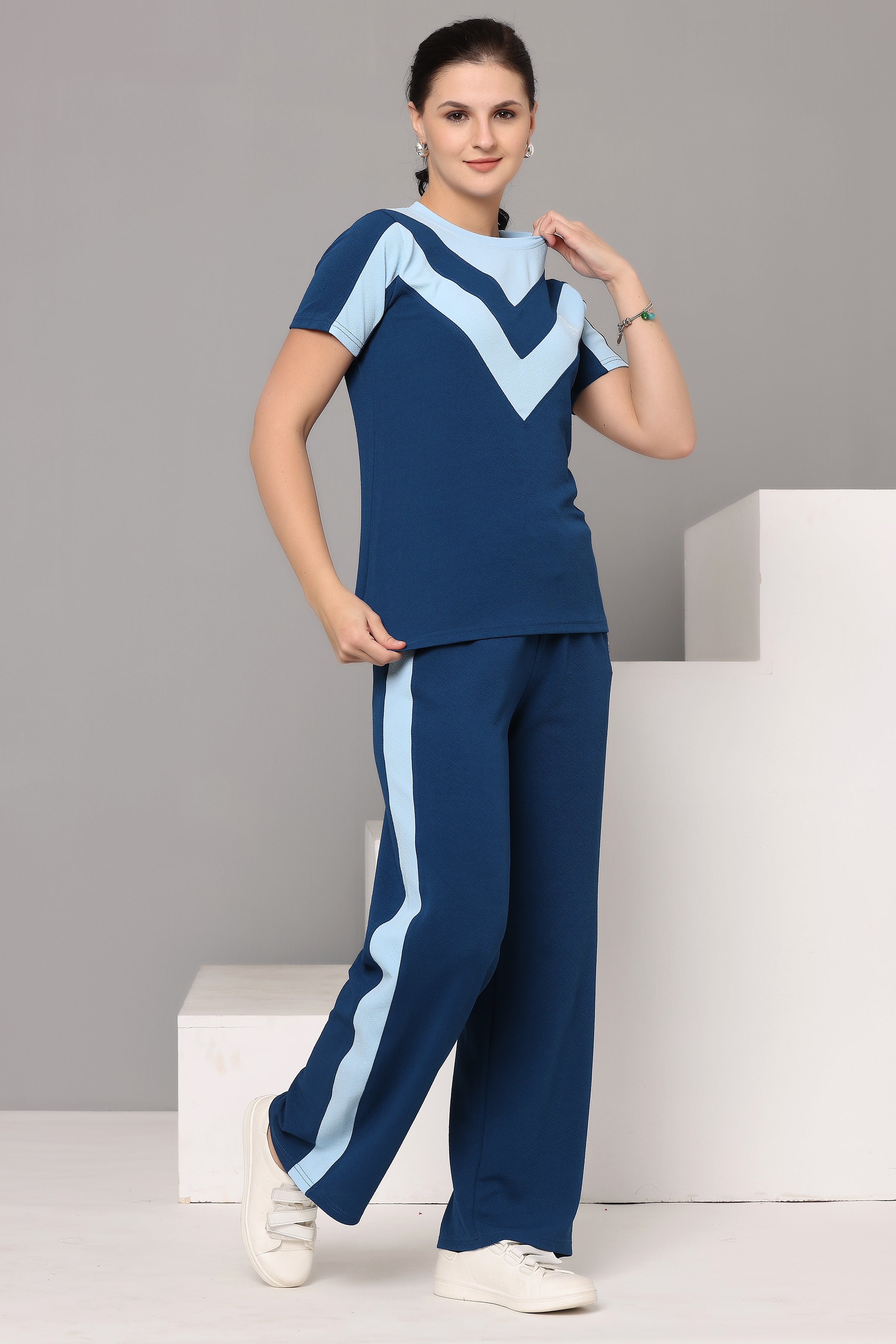 Women’s Tracksuit Set | Stylish Two Piece Tracksuit with Colorblock Top & Jogger Pants | Ideal for Sports, Gym & Casual Outfits