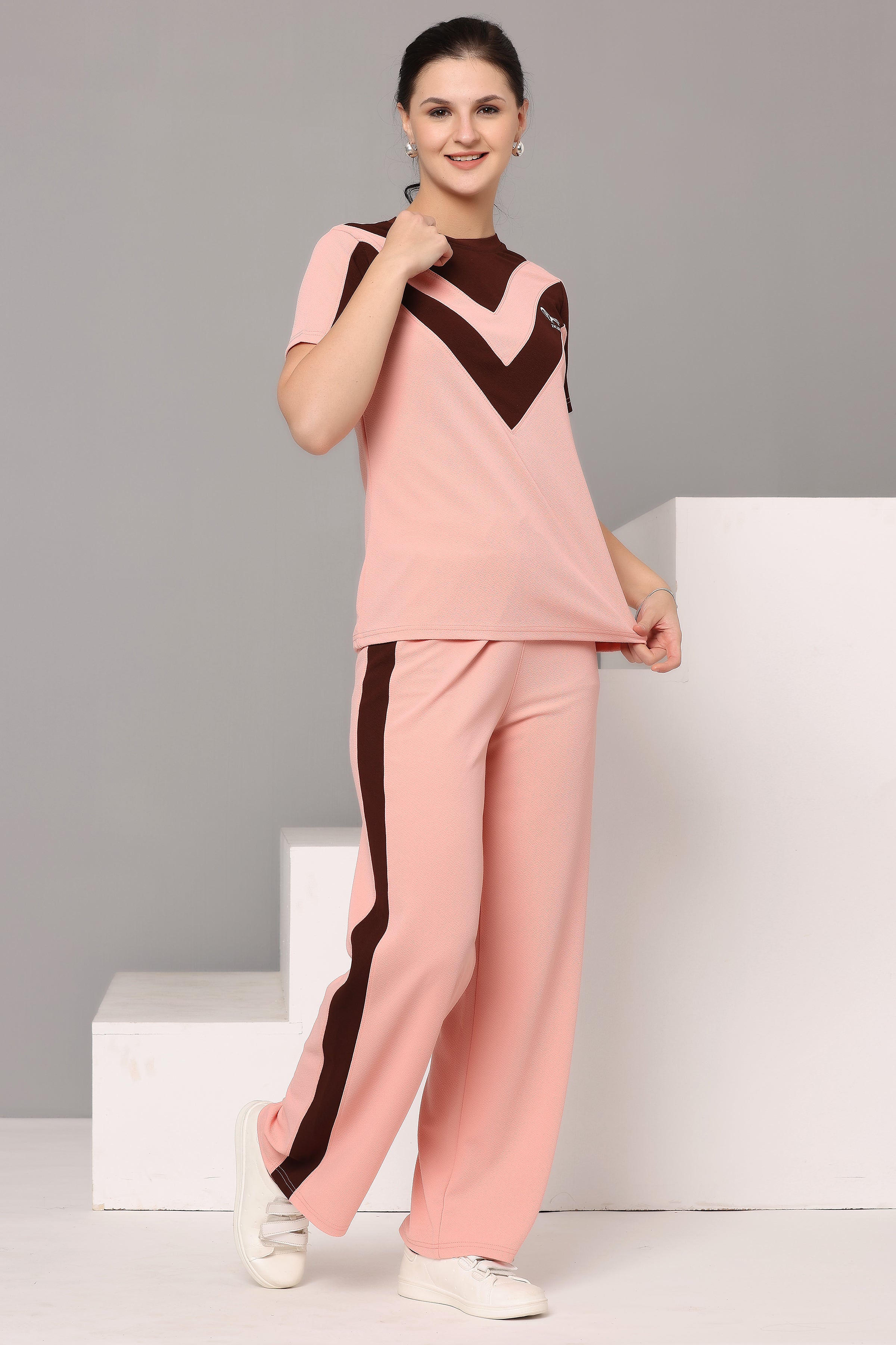 Women’s Tracksuit Set | Stylish Two Piece Tracksuit with Colorblock Top & Jogger Pants | Ideal for Sports, Gym & Casual Outfits