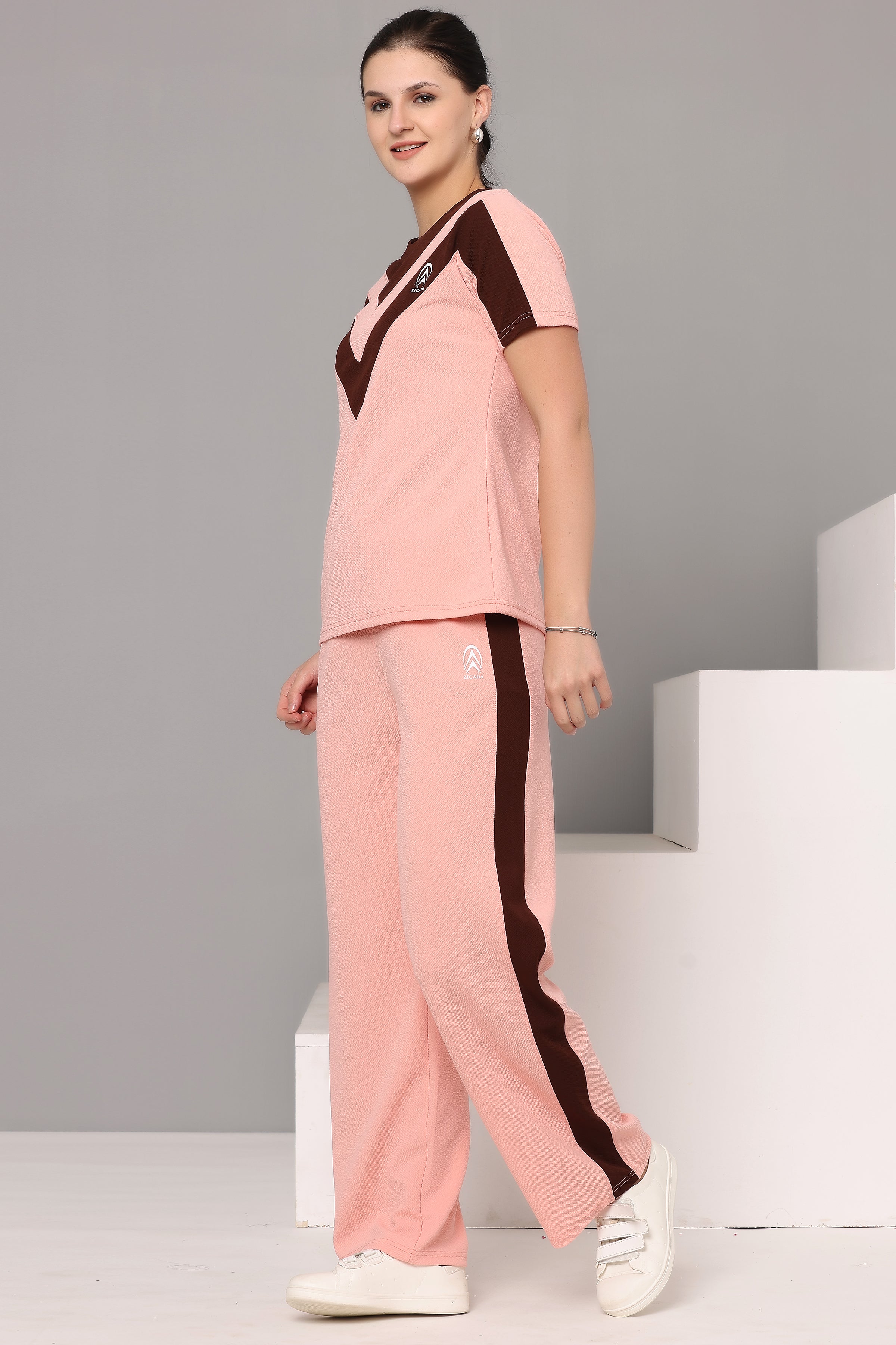 Women’s Tracksuit Set | Stylish Two Piece Tracksuit with Colorblock Top & Jogger Pants | Ideal for Sports, Gym & Casual Outfits