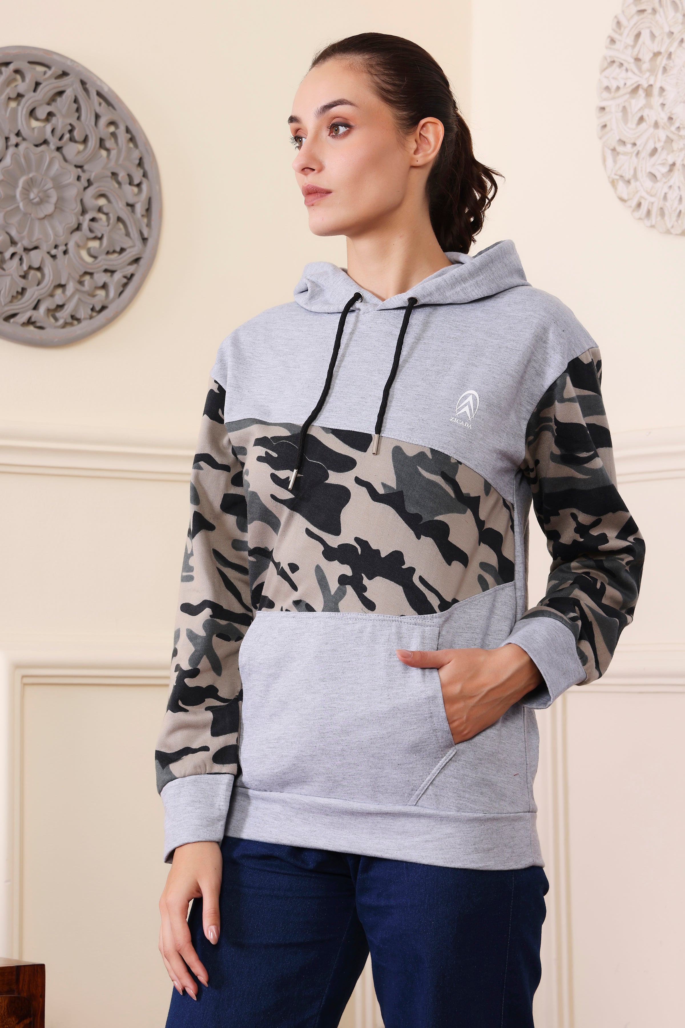 Women's Sweatshirts Cotton Regular Fit Hooded Neck with Hoodies, Womens Casual Hoodies Fleece Material Long Sleeves Solid Sweatshirt with Pockets, Oversized Hoodies