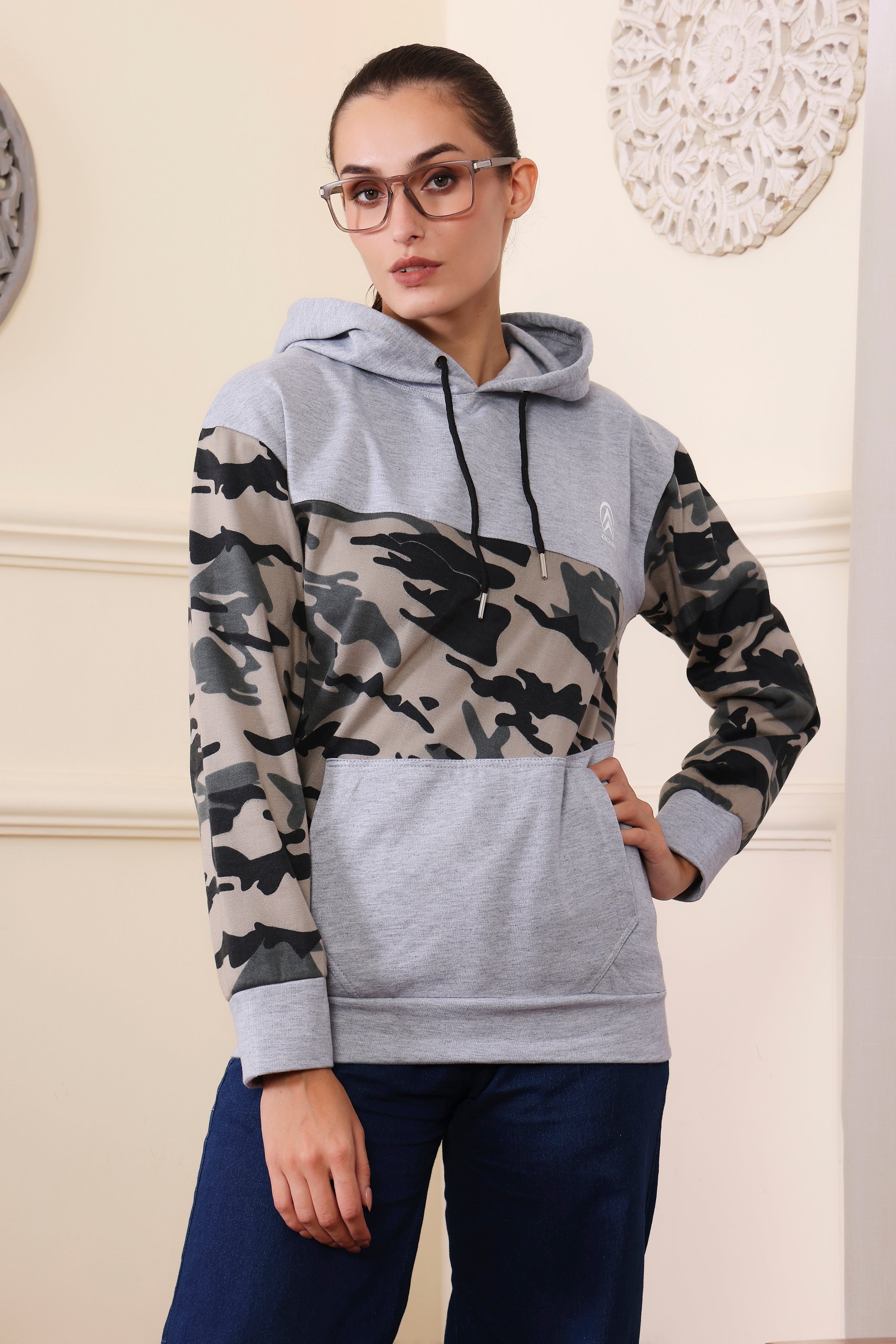 Women's Sweatshirts Cotton Regular Fit Hooded Neck with Hoodies, Womens Casual Hoodies Fleece Material Long Sleeves Solid Sweatshirt with Pockets, Oversized Hoodies