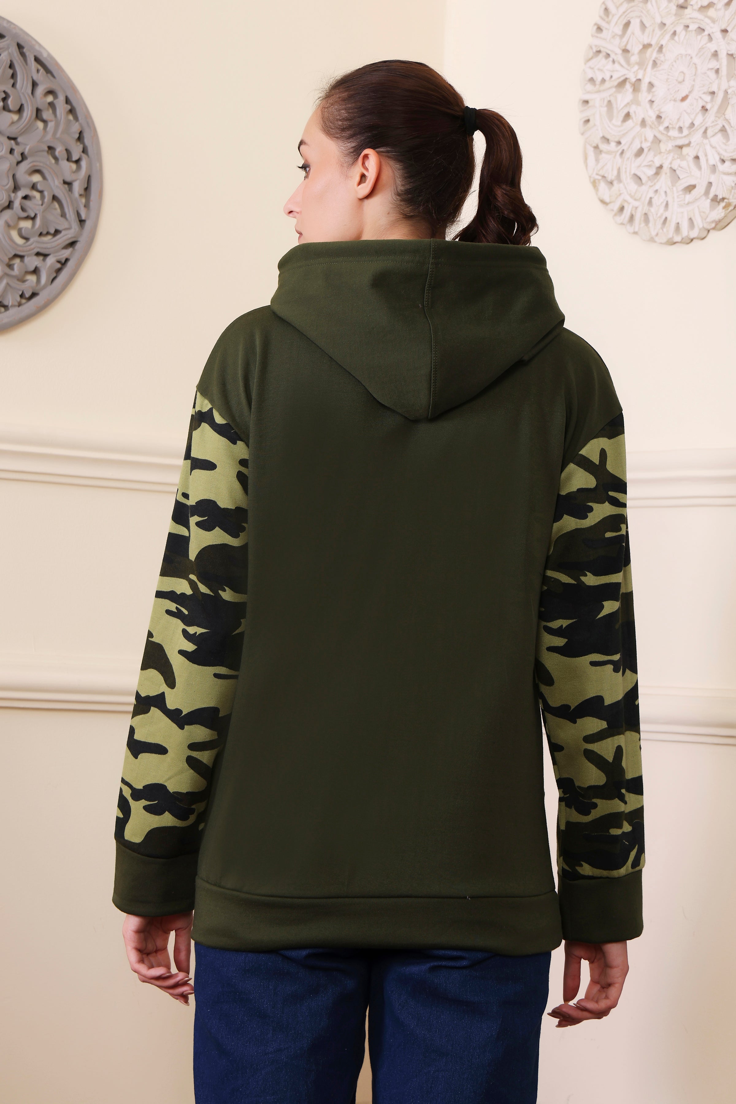 Women's Sweatshirts Cotton Regular Fit Hooded Neck with Hoodies, Womens Casual Hoodies Fleece Material Long Sleeves Solid Sweatshirt with Pockets, Oversized Hoodies