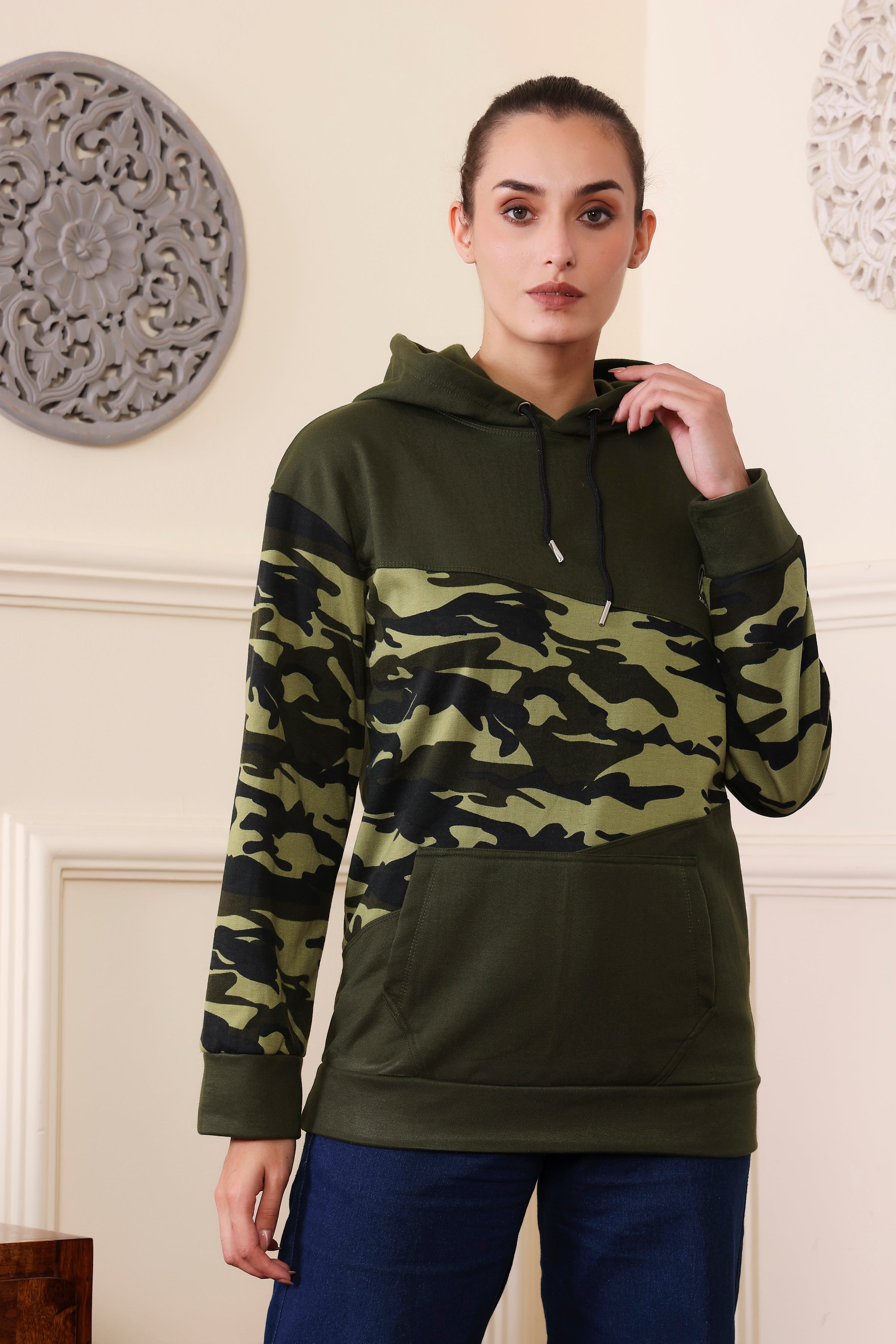 Women's Sweatshirts Cotton Regular Fit Hooded Neck with Hoodies, Womens Casual Hoodies Fleece Material Long Sleeves Solid Sweatshirt with Pockets, Oversized Hoodies