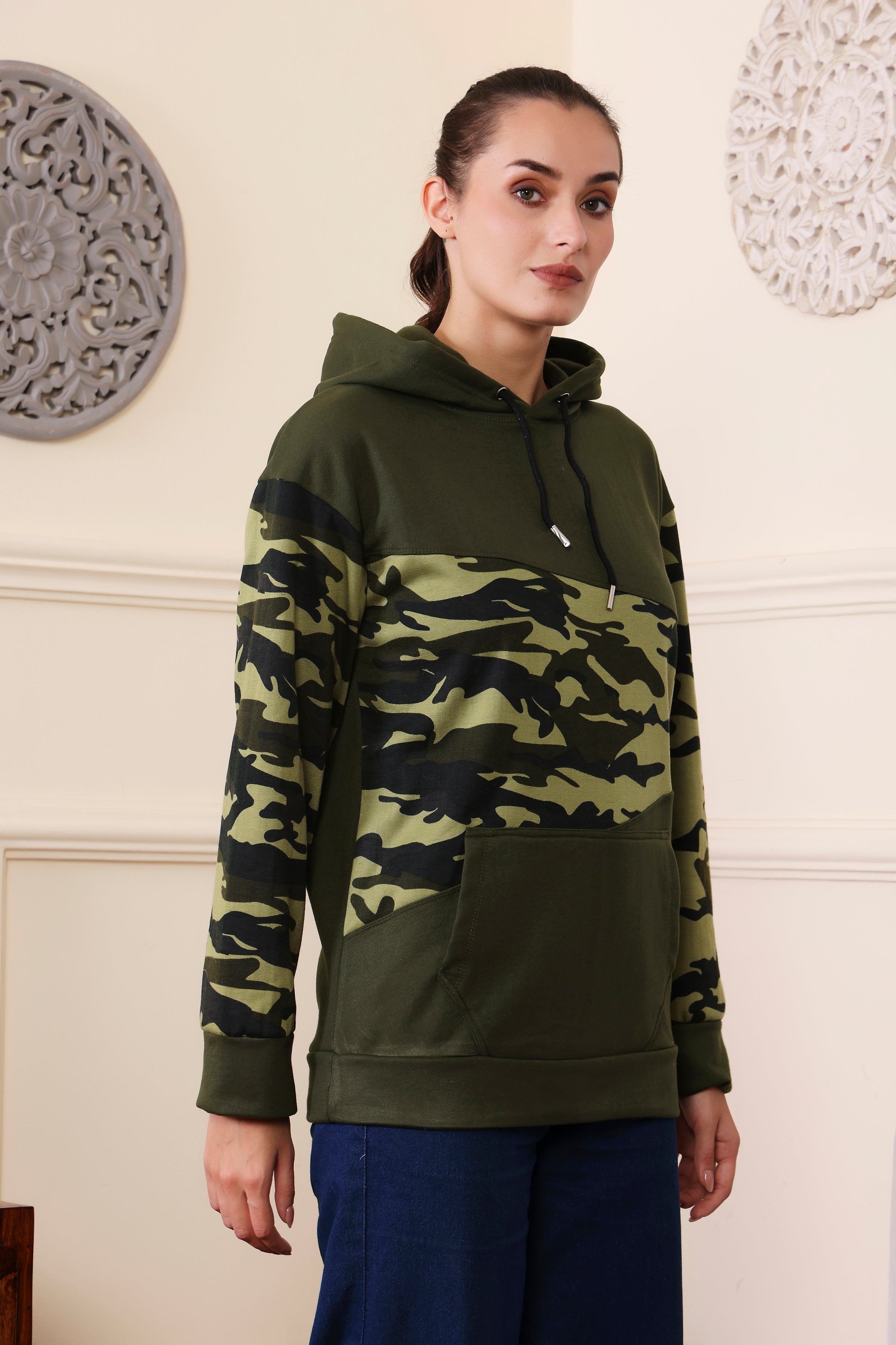 Women's Sweatshirts Cotton Regular Fit Hooded Neck with Hoodies, Womens Casual Hoodies Fleece Material Long Sleeves Solid Sweatshirt with Pockets, Oversized Hoodies