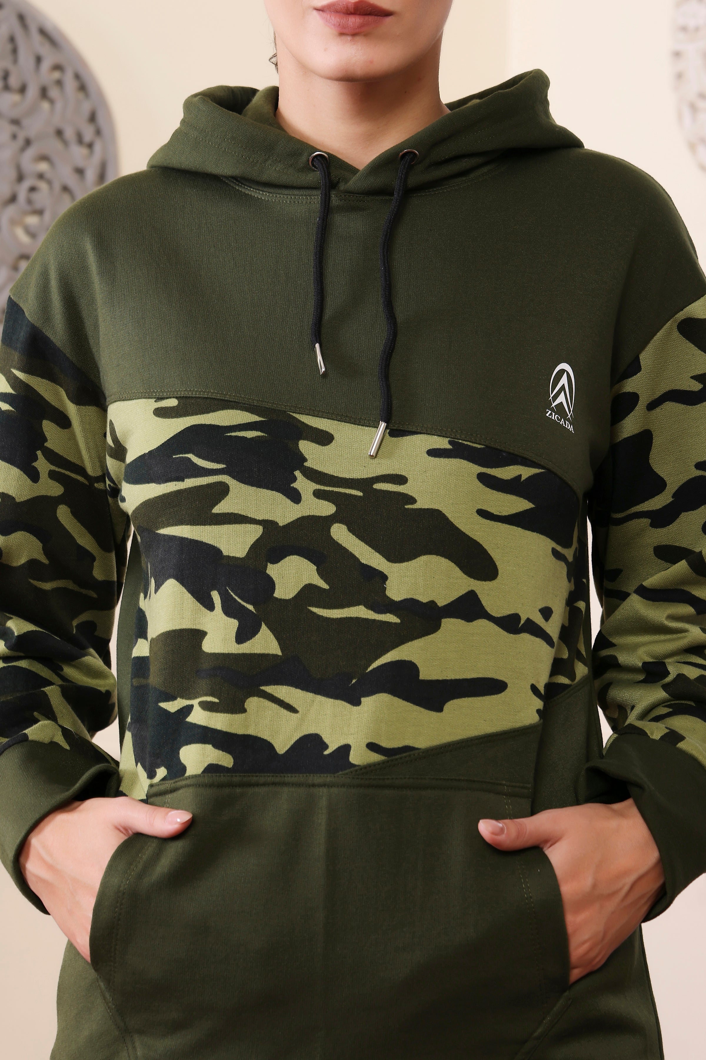Women's Sweatshirts Cotton Regular Fit Hooded Neck with Hoodies, Womens Casual Hoodies Fleece Material Long Sleeves Solid Sweatshirt with Pockets, Oversized Hoodies