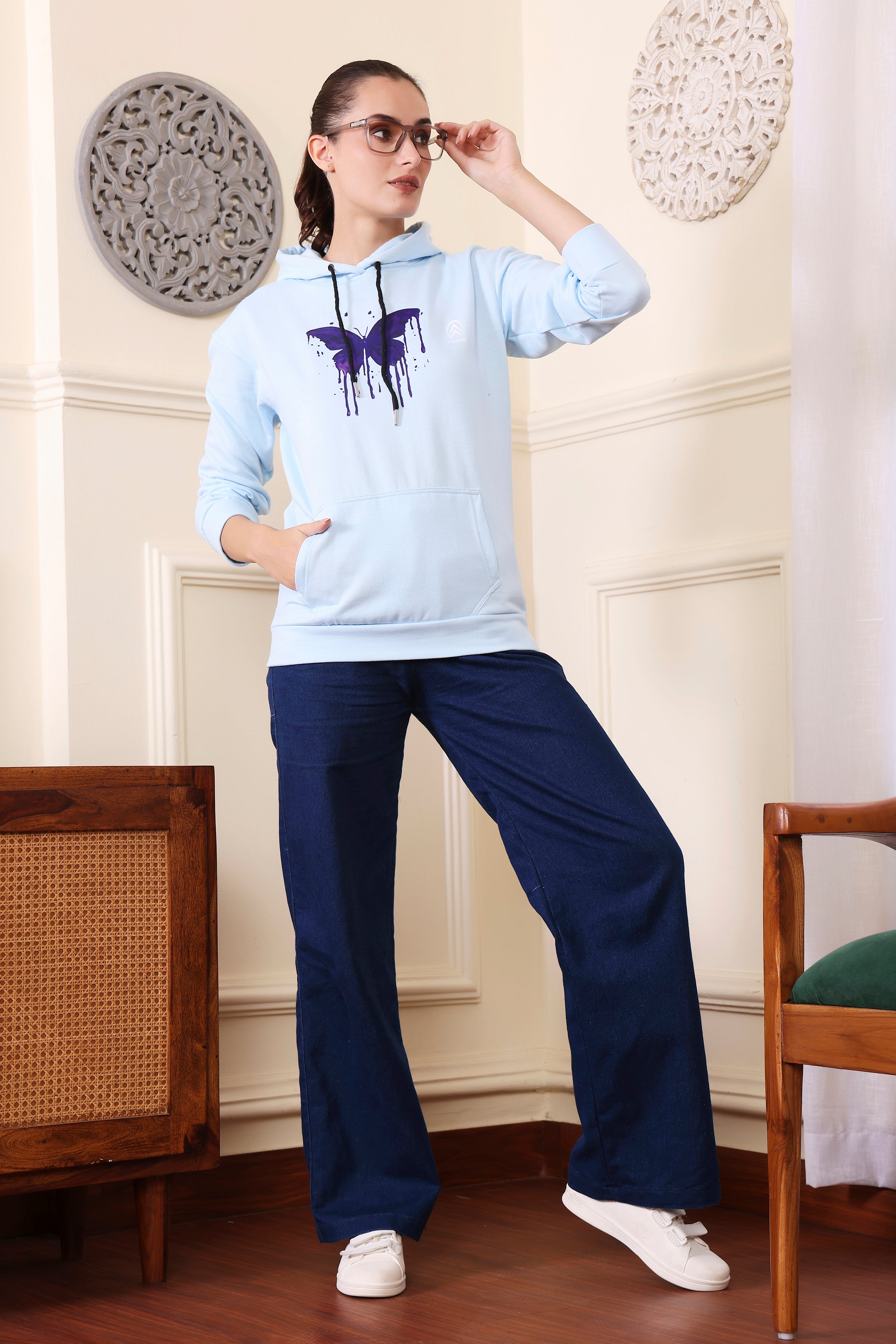 Women's Sweatshirts Cotton Regular Fit Hooded Neck with Hoodies, Women's Casual Hoodies Fleece Material Long Sleeves Solid Sweatshirt with Pockets