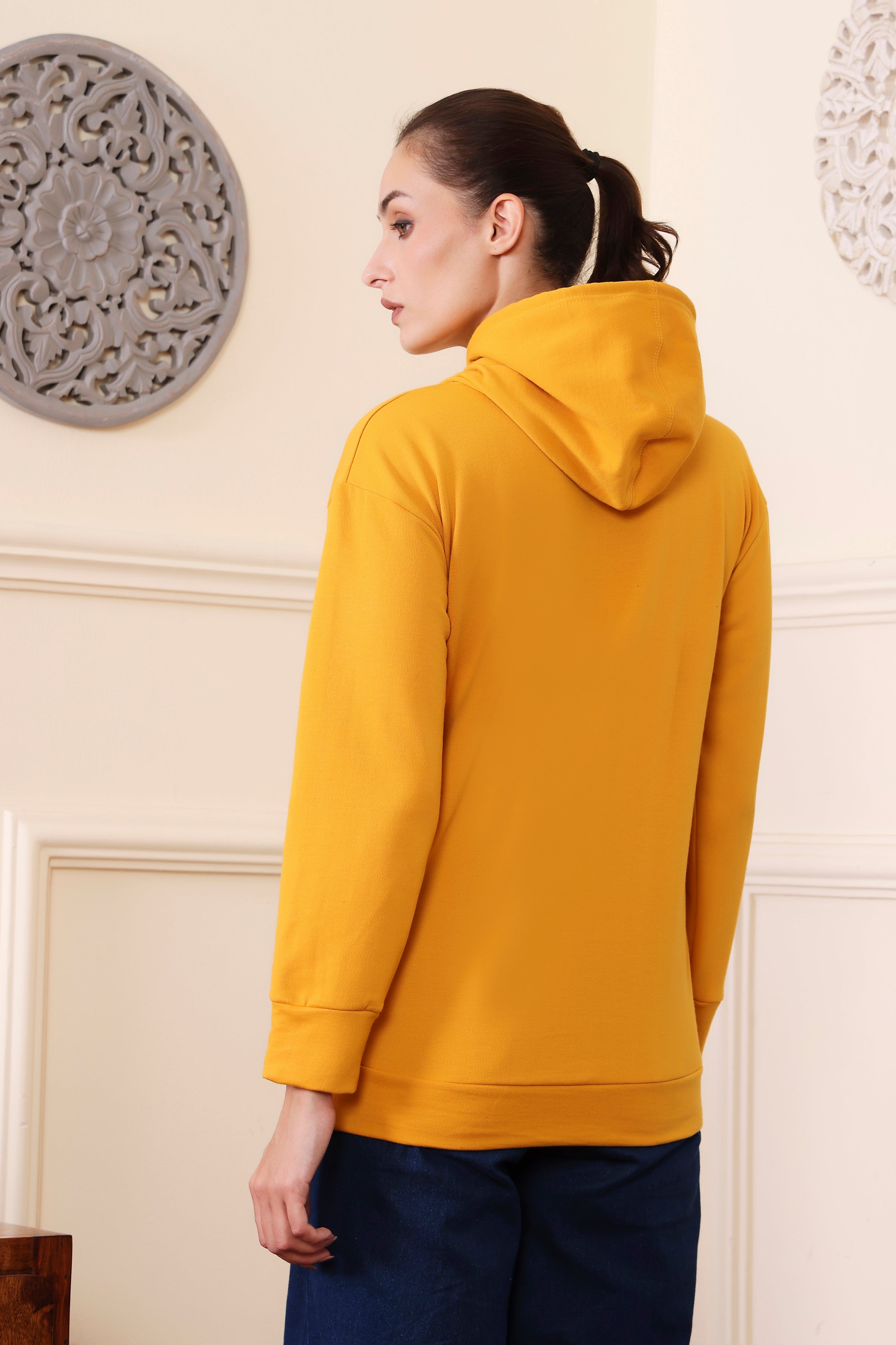 Women's Sweatshirts Cotton Regular Fit Hooded Neck with Hoodies, Women's Casual Hoodies Fleece Material Long Sleeves Solid Sweatshirt with Pockets