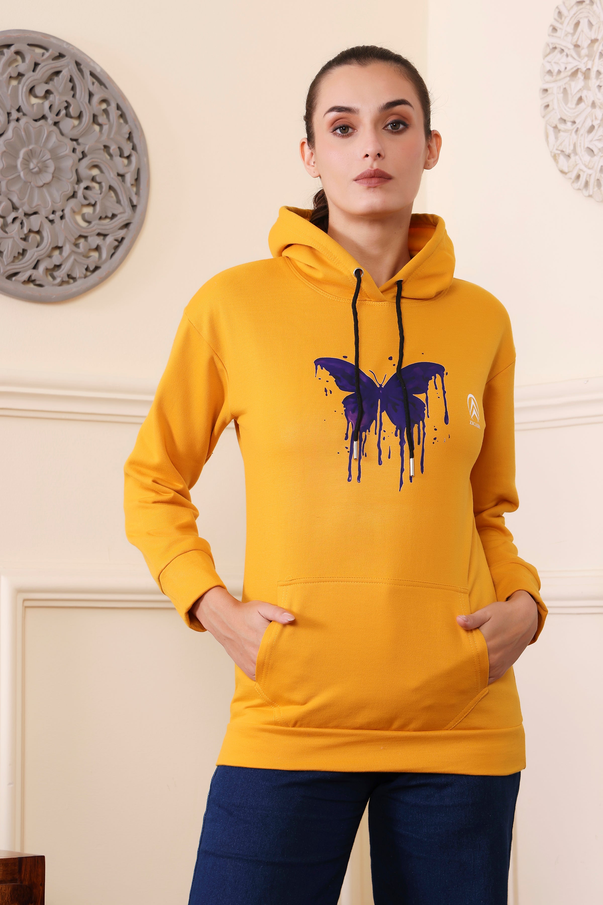 Women's Sweatshirts Cotton Regular Fit Hooded Neck with Hoodies, Women's Casual Hoodies Fleece Material Long Sleeves Solid Sweatshirt with Pockets