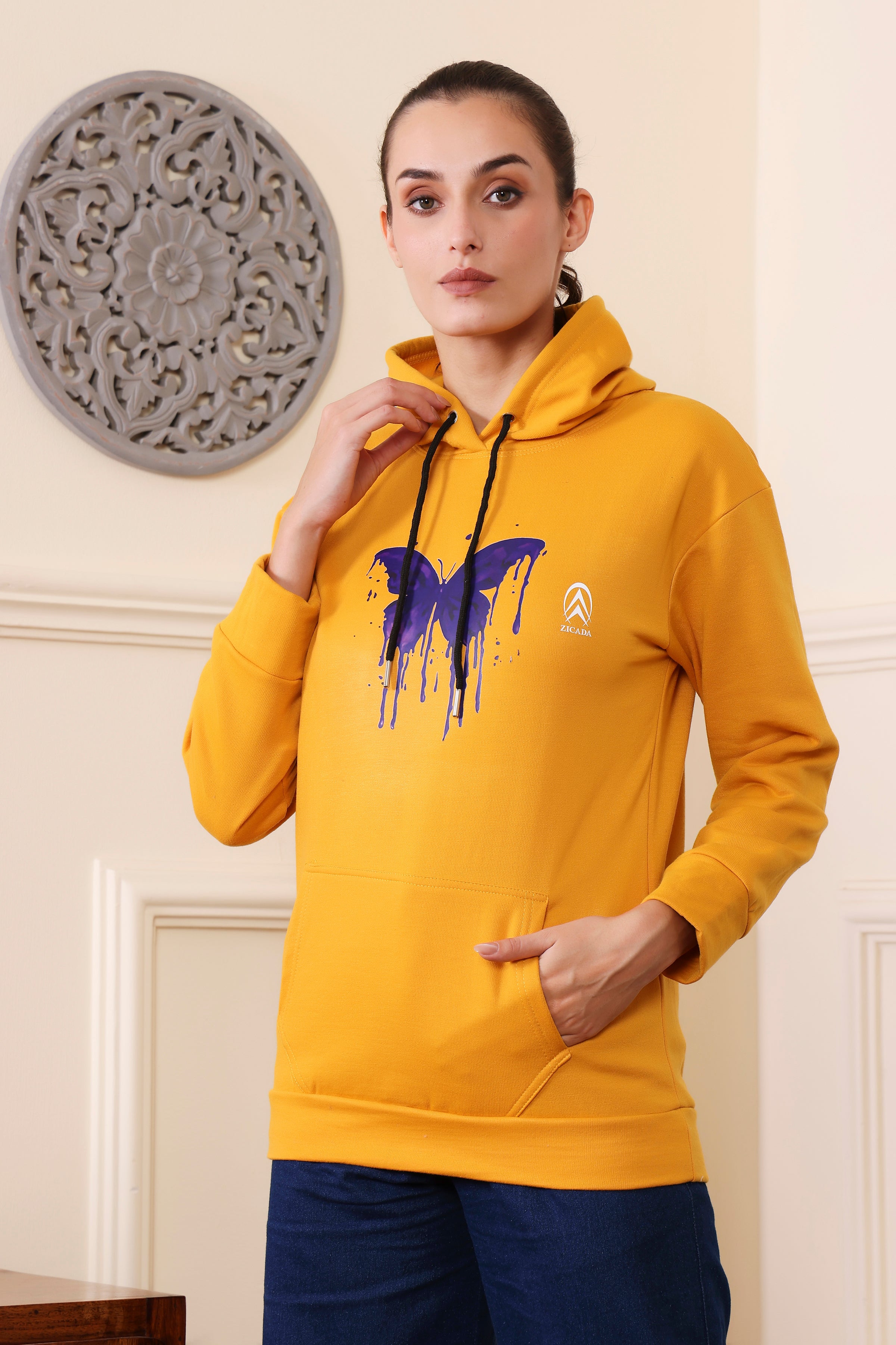 Women's Sweatshirts Cotton Regular Fit Hooded Neck with Hoodies, Women's Casual Hoodies Fleece Material Long Sleeves Solid Sweatshirt with Pockets