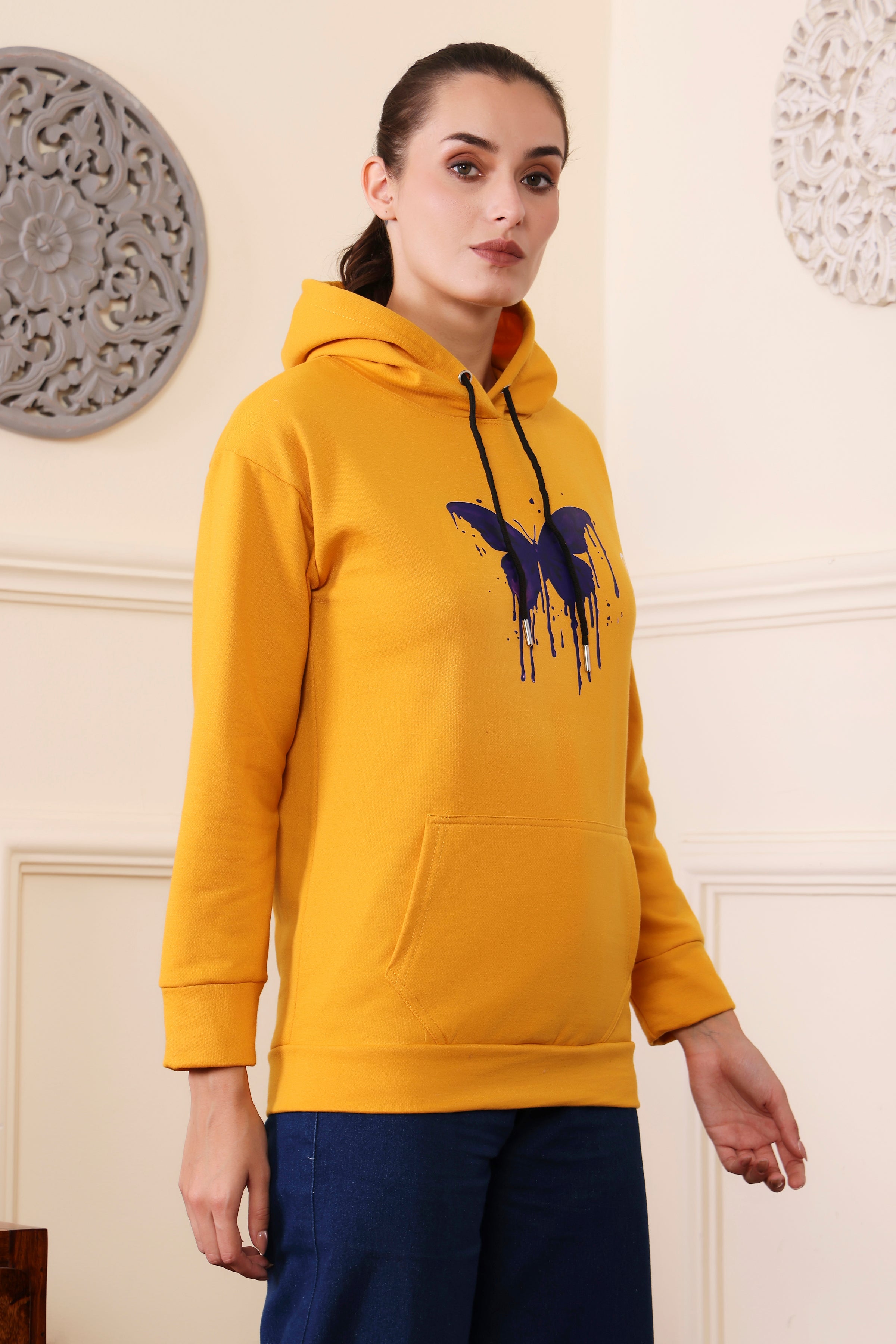 Women's Sweatshirts Cotton Regular Fit Hooded Neck with Hoodies, Women's Casual Hoodies Fleece Material Long Sleeves Solid Sweatshirt with Pockets