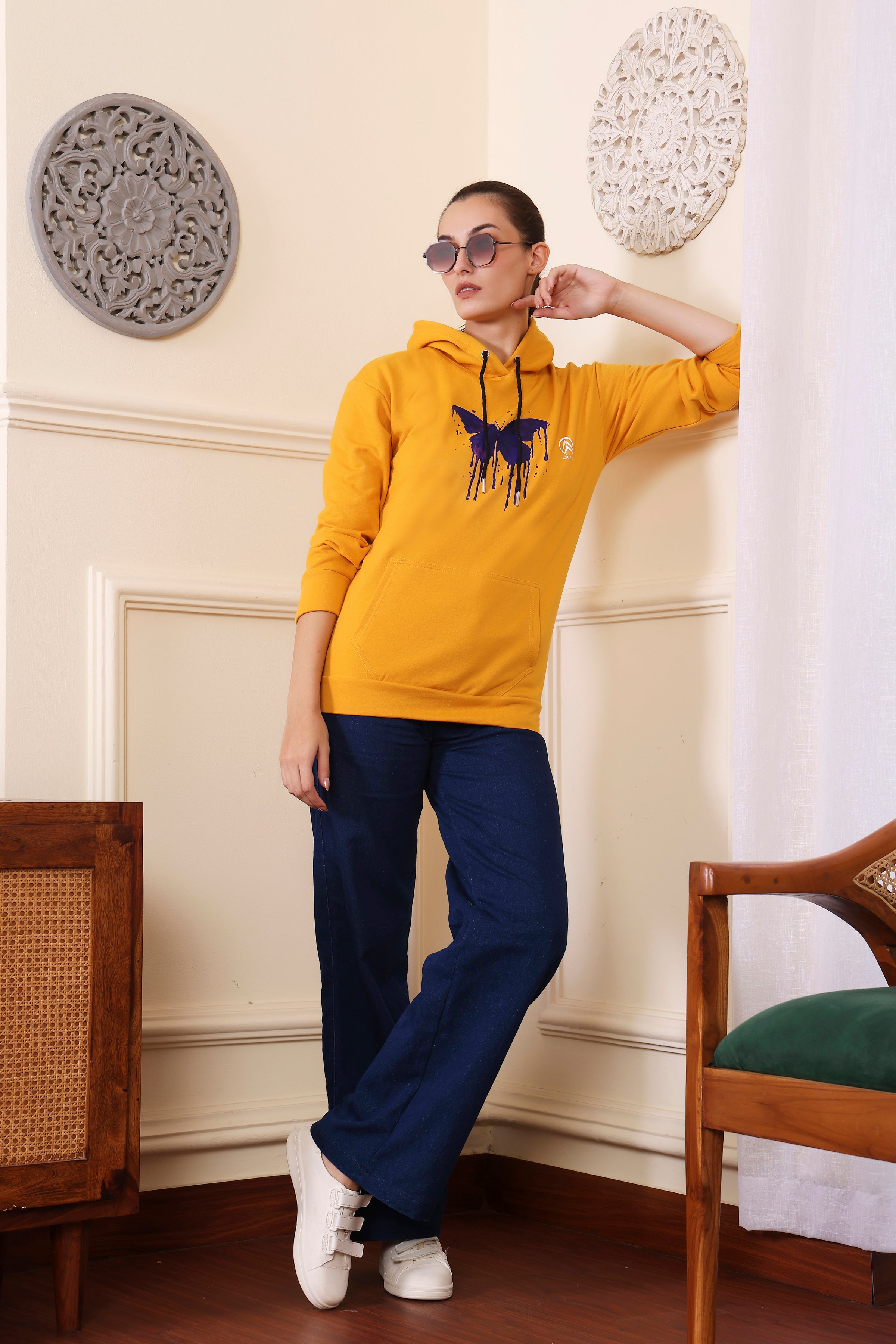 Women's Sweatshirts Cotton Regular Fit Hooded Neck with Hoodies, Women's Casual Hoodies Fleece Material Long Sleeves Solid Sweatshirt with Pockets