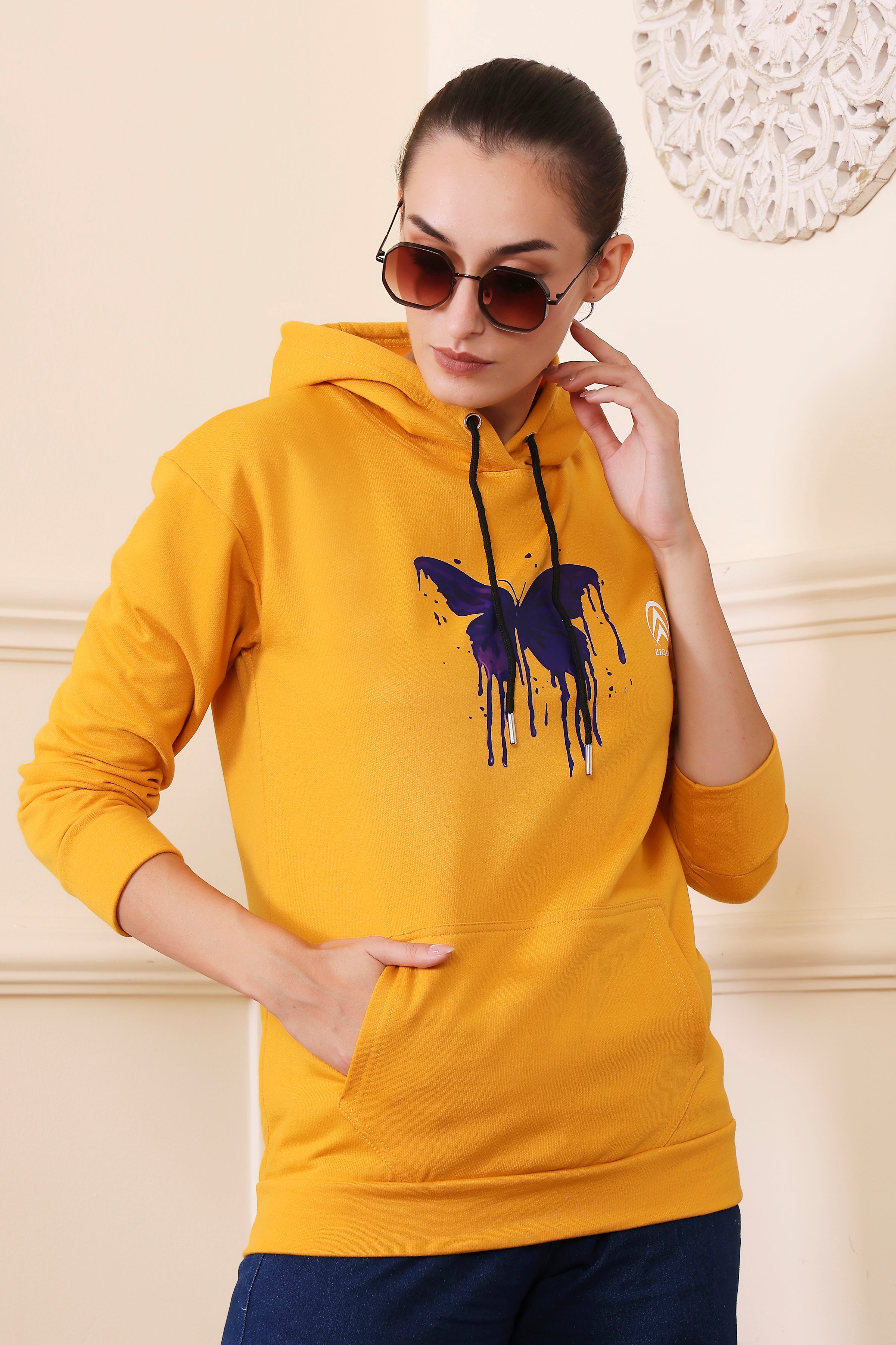 Women's Sweatshirts Cotton Regular Fit Hooded Neck with Hoodies, Women's Casual Hoodies Fleece Material Long Sleeves Solid Sweatshirt with Pockets