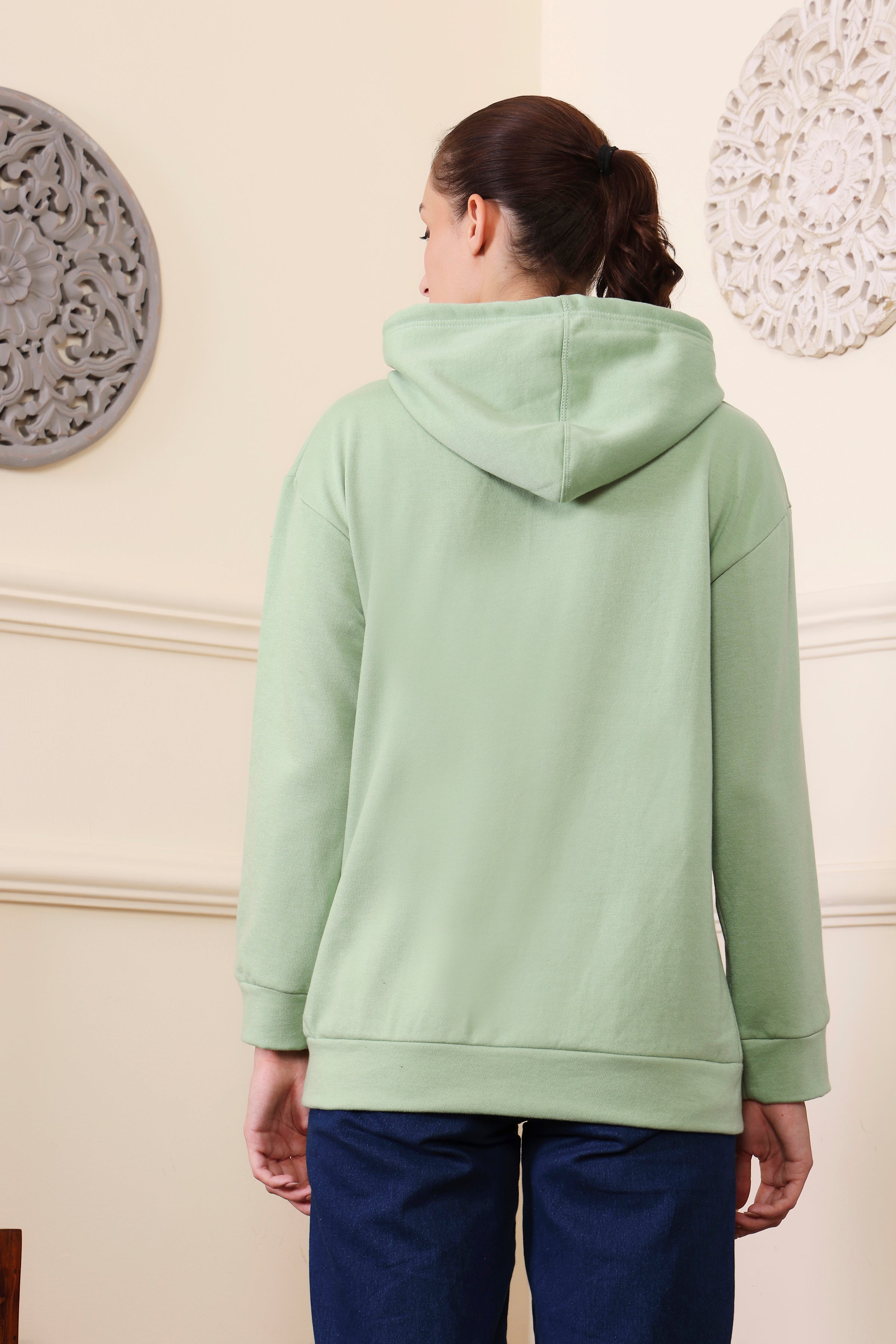 Women's Sweatshirts Cotton Regular Fit Hooded Neck with Hoodies, Women's Casual Hoodies Fleece Material Long Sleeves Solid Sweatshirt with Pockets