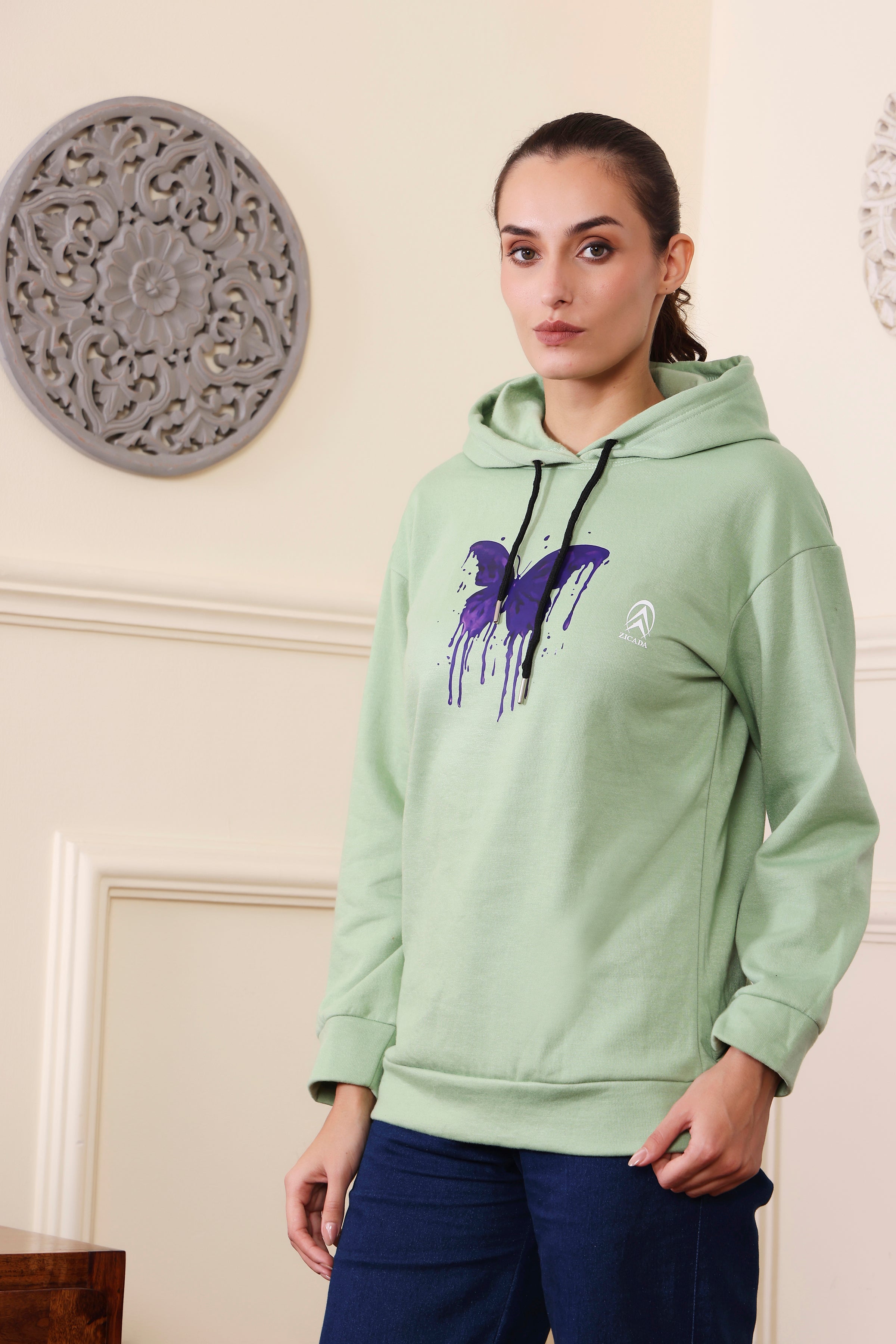 Women's Sweatshirts Cotton Regular Fit Hooded Neck with Hoodies, Women's Casual Hoodies Fleece Material Long Sleeves Solid Sweatshirt with Pockets