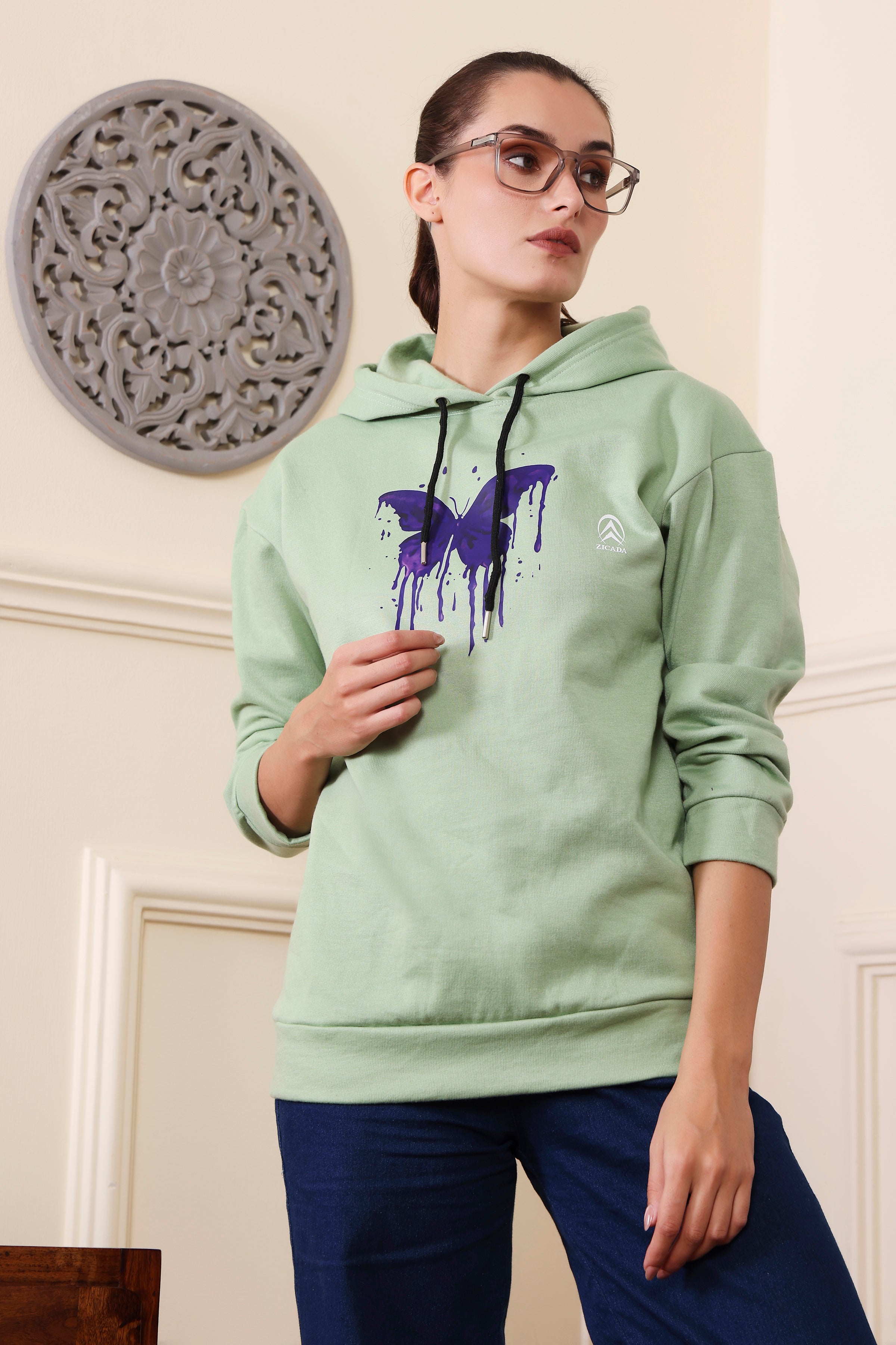 Women's Sweatshirts Cotton Regular Fit Hooded Neck with Hoodies, Women's Casual Hoodies Fleece Material Long Sleeves Solid Sweatshirt with Pockets