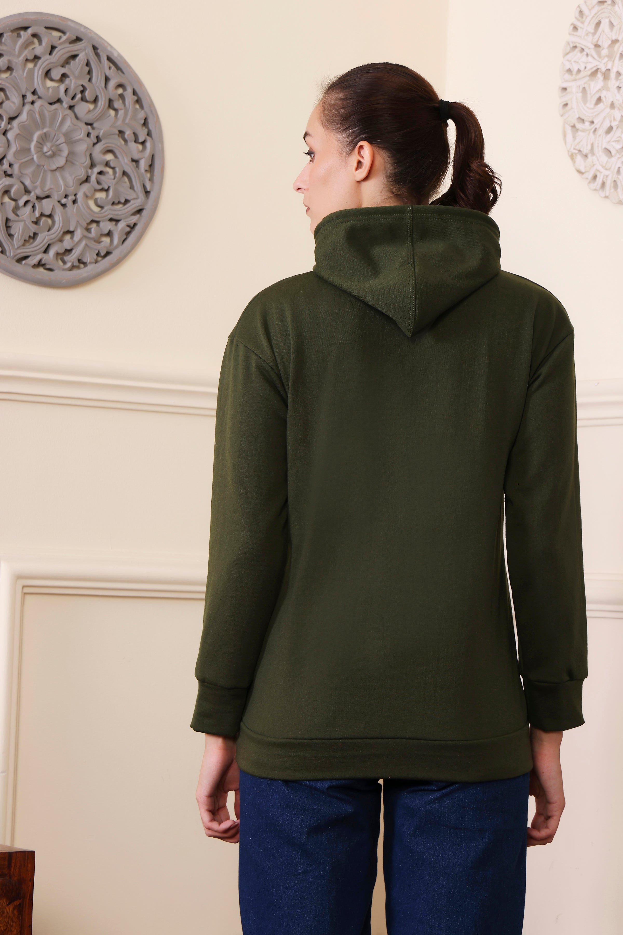 Women's Sweatshirts Cotton Regular Fit Hooded Neck with Hoodies, Womens Casual Hoodies Fleece Material Long Sleeves Solid Sweatshirt with Pockets, Oversized Hoodies