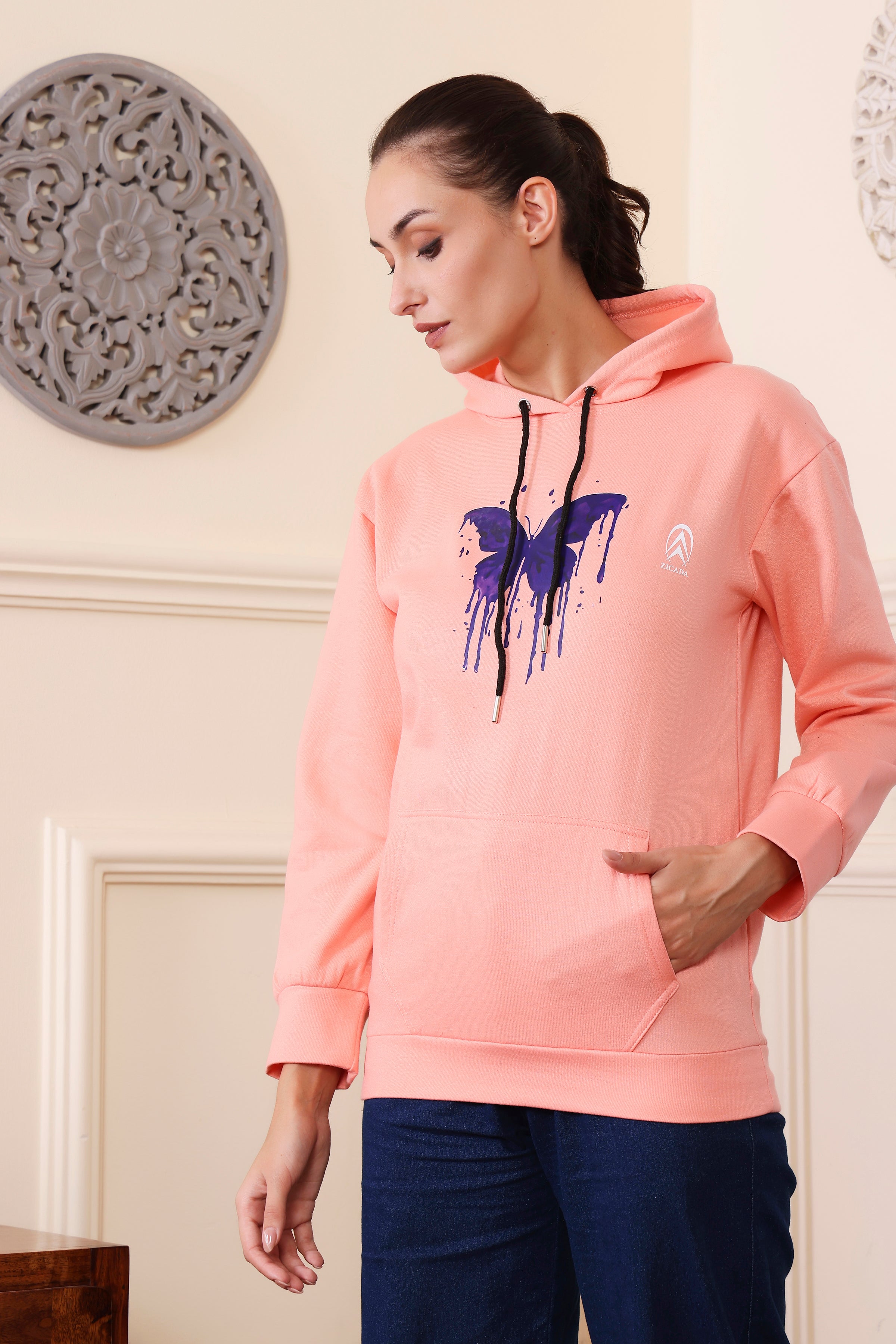Women's Sweatshirts Cotton Regular Fit Hooded Neck with Hoodies, Women's Casual Hoodies Fleece Material Long Sleeves Solid Sweatshirt with Pockets