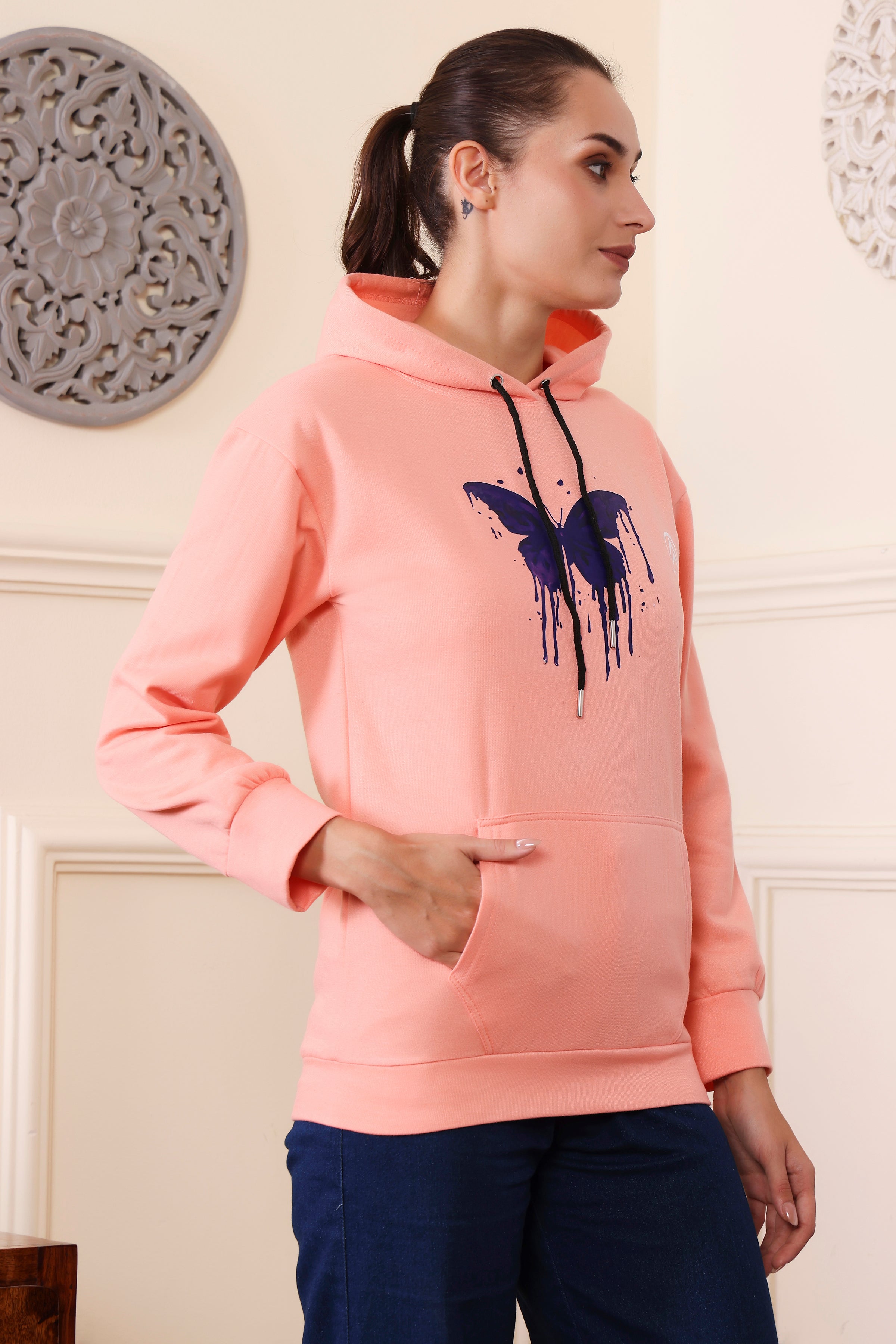 Women's Sweatshirts Cotton Regular Fit Hooded Neck with Hoodies, Women's Casual Hoodies Fleece Material Long Sleeves Solid Sweatshirt with Pockets