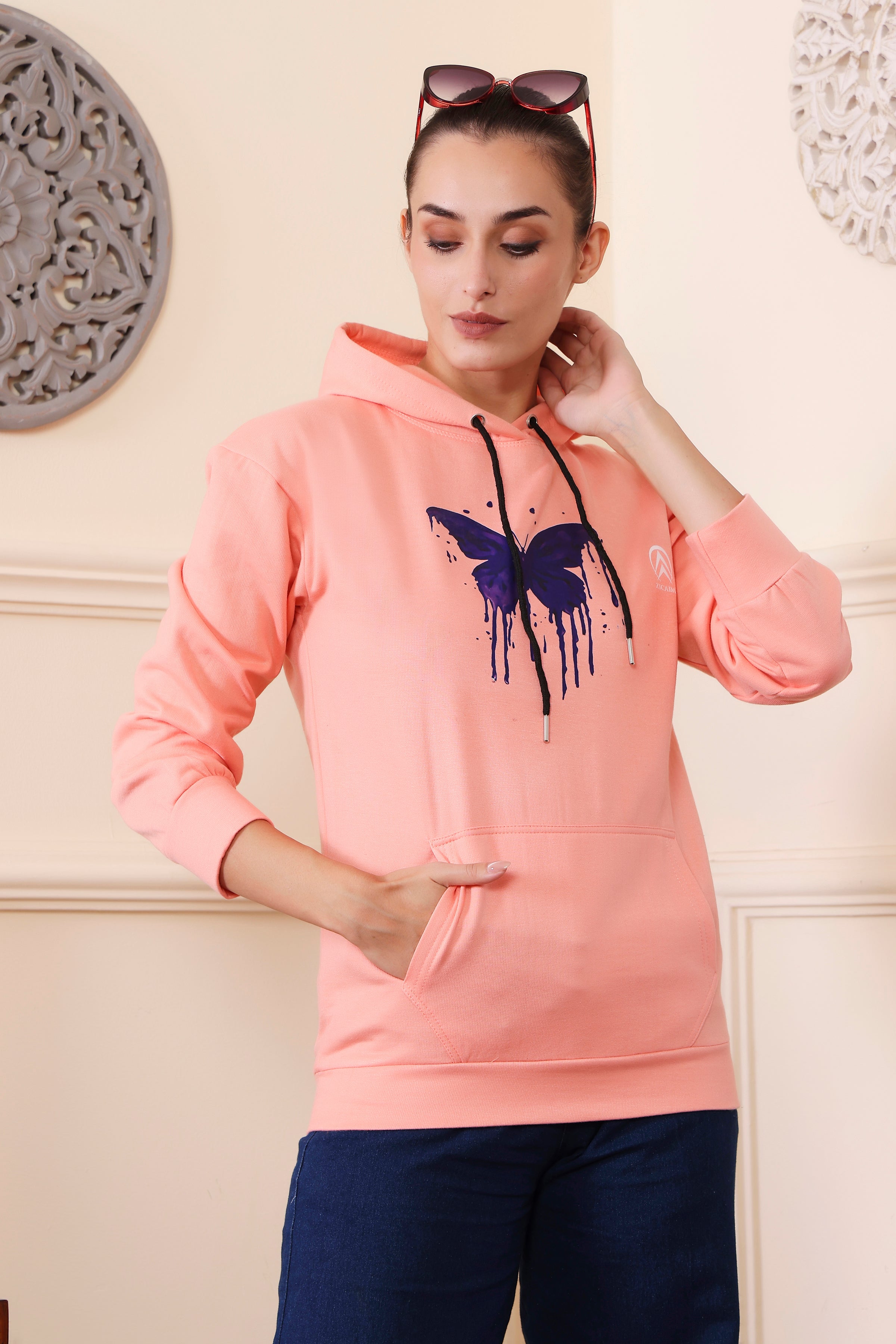 Women's Sweatshirts Cotton Regular Fit Hooded Neck with Hoodies, Women's Casual Hoodies Fleece Material Long Sleeves Solid Sweatshirt with Pockets