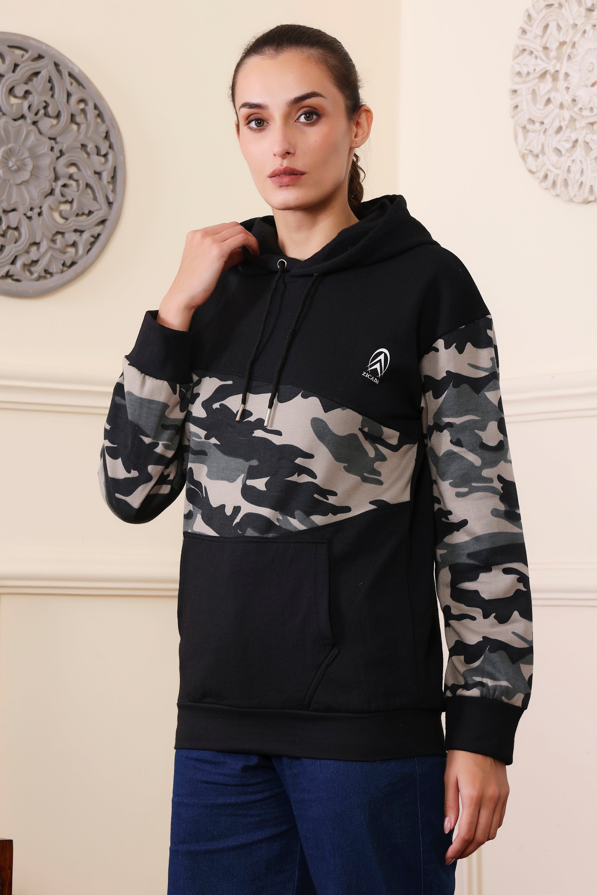 Women's Sweatshirts Cotton Regular Fit Hooded Neck with Hoodies, Womens Casual Hoodies Fleece Material Long Sleeves Solid Sweatshirt with Pockets, Oversized Hoodies