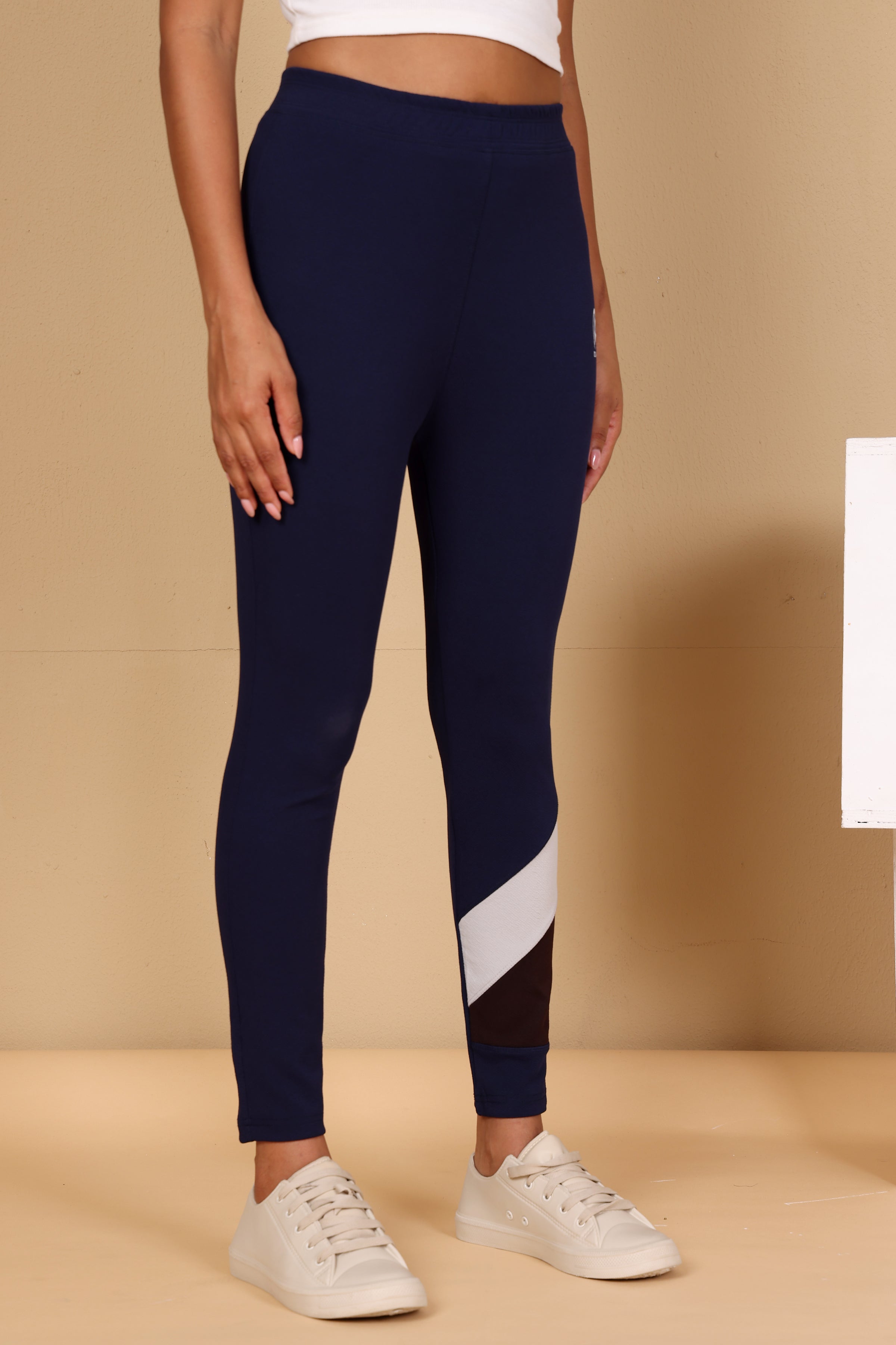 Skinny Trousers for Women | Comfortable Pants & Casual Gym wear